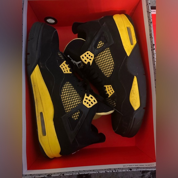 Jordan 4 - Picture 2 of 7